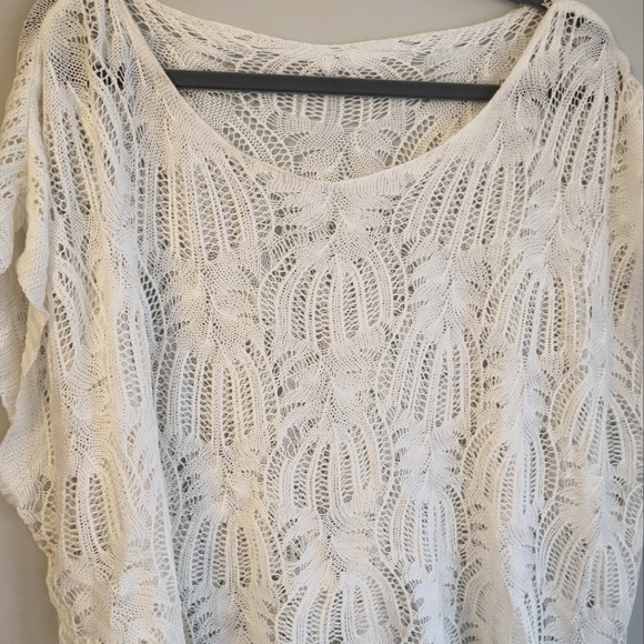 Boho style open knit crochet top - Picture 4 of 4
